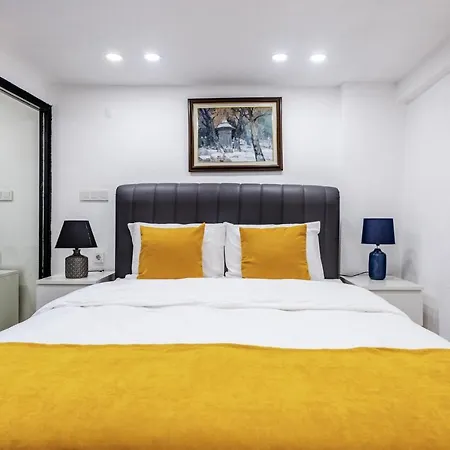 Located Flat Apartamento Istambul