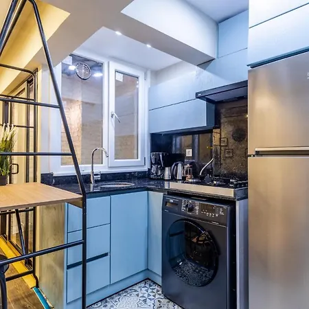 Located Flat * Istanbul